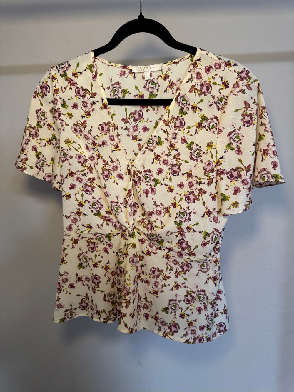 Wayf White Floral Twist-Front Short Sleeve Blouse with Purple Print